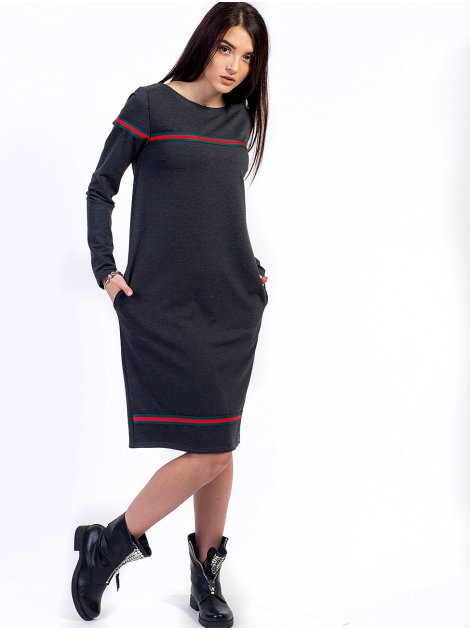 Модна сукня з трендовими нашивками і зручними кишенями. Арт.2603