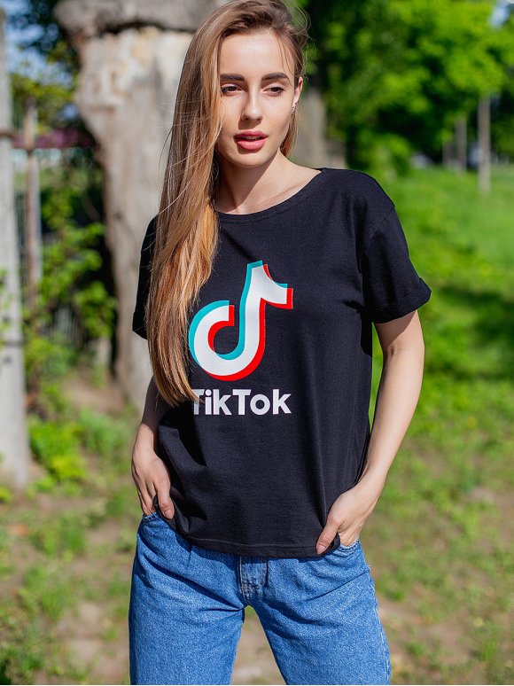 Трендовая футболка с логотипом "TikTok" 3010