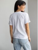 Трендовая белая футболка с принтом 3203