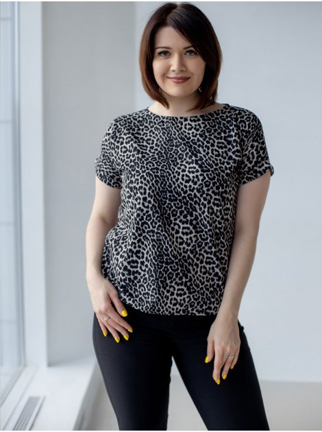 Легкая блуза size+ с разрезами по бокам в анималистичный принт 2696