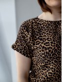 Легка блуза size+ з розрізами по боках в анімалістичний принт 2696