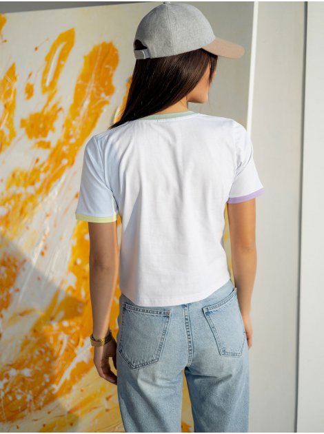 Біла футболка з кольоровими манжетами 3205