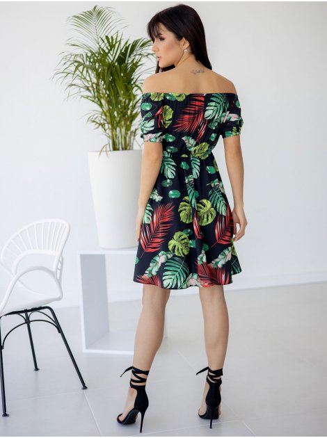 Платье в тропический принт с открытыми плечами 3233