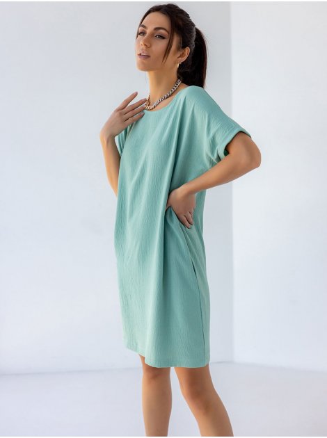 Свободное платье из легкой фактурной ткани 3484