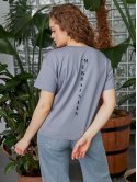 Жіноча футболка з патріотичним принтом на спині 3873